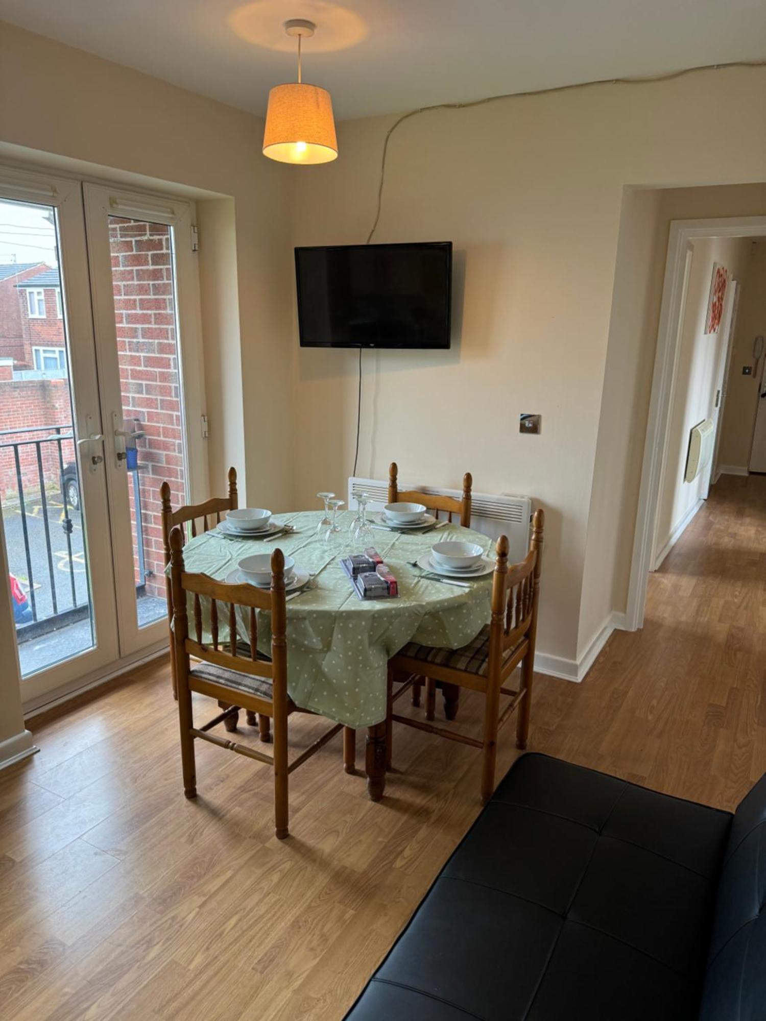 Modern, Quiet, Sleeps 9, Etihad, Coop Live, Manchester Exterior foto